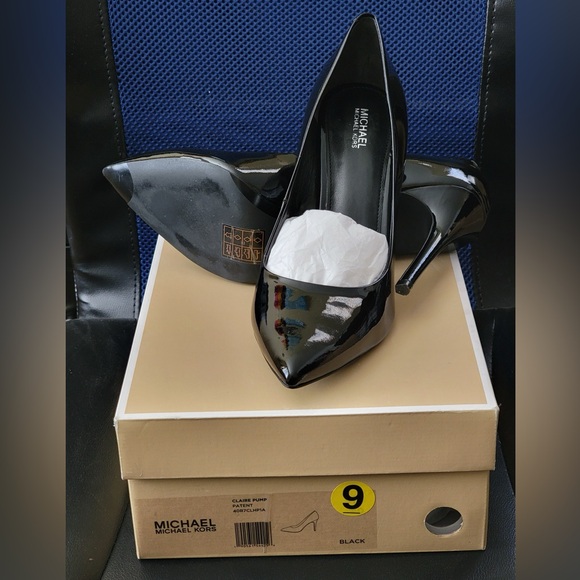 NIB-Michael Kors Claire Patent Leather Pumps - Picture 3 of 3